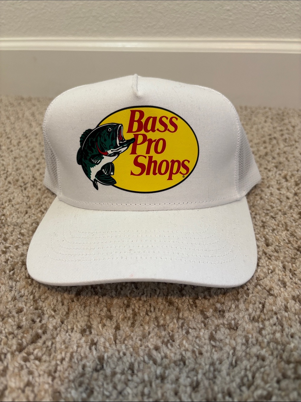 NWT Bass Pro Shops White SnapBack Baseball Hat One Size Casual Fishing